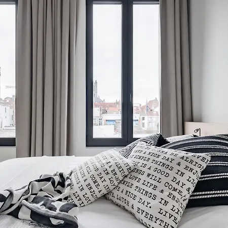 Maison12 - Design With Terrace And View Over Towers דירה גנט