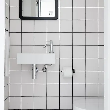 Maison12 - Design With Terrace And View Over Towers דירה גנט